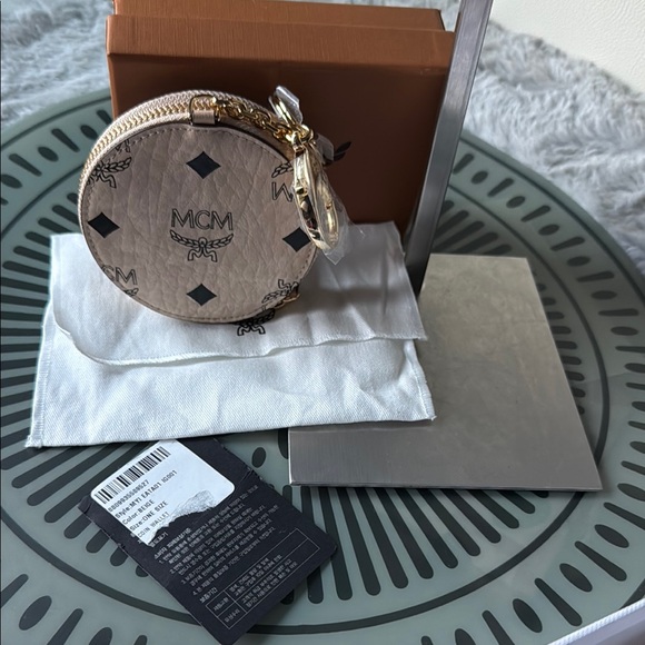MCM Beige and Black Key & Card Holder - Picture 1 of 8